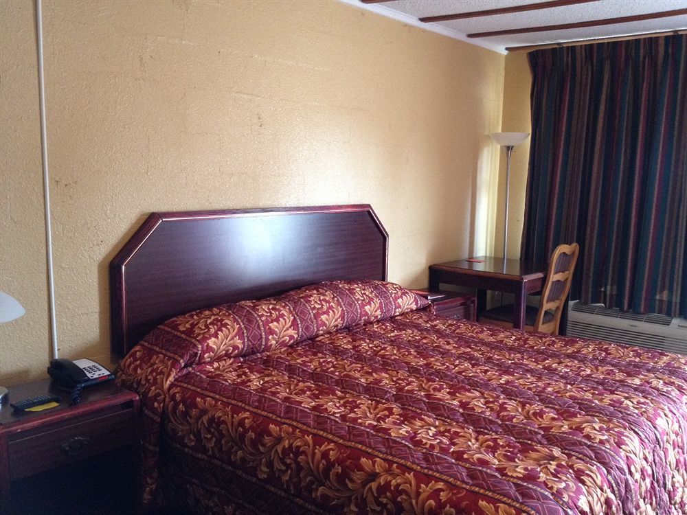 Holiday Motel Hugo Экстерьер фото